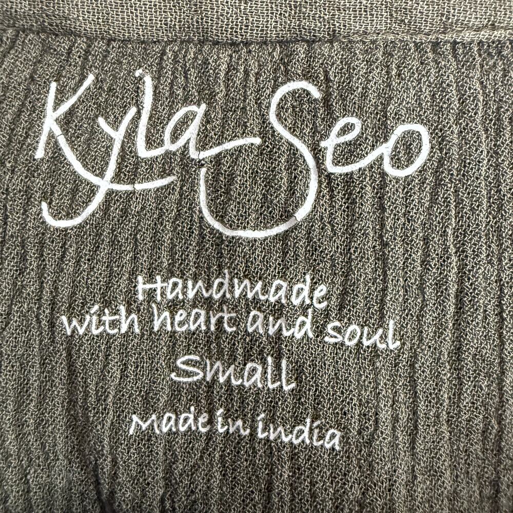 KYLA SEO | Dark Sage Green Embroidered Cotton Gauze Boxy Blouse | Size Small - Picture 7 of 9